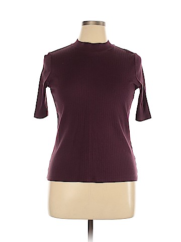 Uniqlo Short Sleeve T-Shirt (view 1)