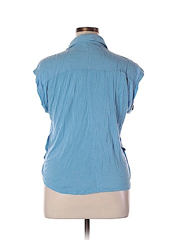 Forever 21 Plus Sleeveless Blouse (view 2)