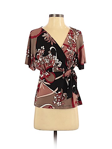 Jennifer Lopez Short Sleeve Top (view 1)