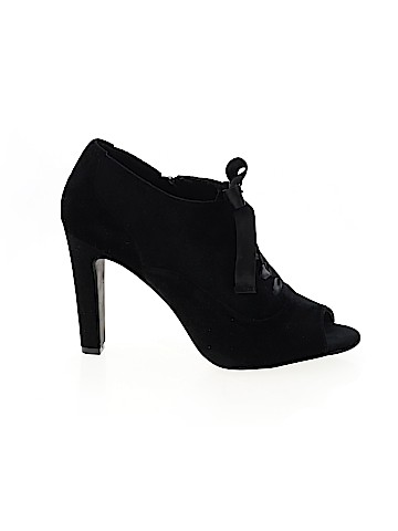 Kelly & Katie Heels (view 1)