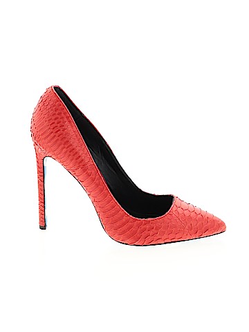 Taylor Says Heels (view 1)