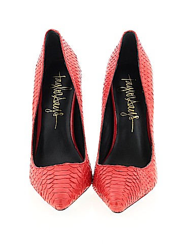 Taylor Says Heels (view 2)