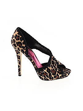 Betsey Johnson Size 6 1/2