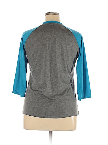 Unbranded 3/4 Sleeve T-Shirt (view 2)