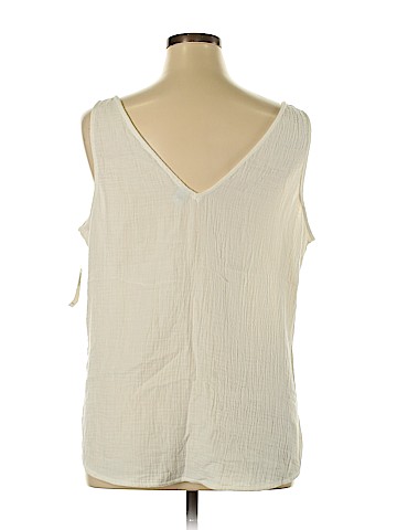 Old Navy Sleeveless Blouse (view 2)
