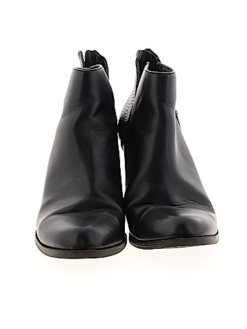 Simply Vera Vera Wang Ankle Boots (view 2)