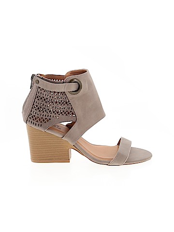 Qupid Heels (view 1)