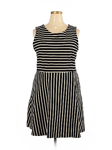 Old Navy Casual Dress (view 1)