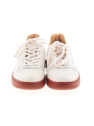 VEJA Sneakers (view 2)