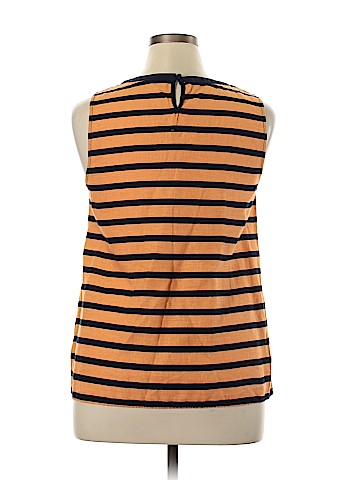 Kenar Sleeveless Blouse (view 2)