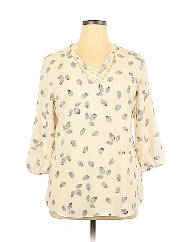 Maurices 3/4 Sleeve Blouse (view 1)