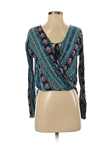 Hollister 3/4 Sleeve Blouse (view 1)