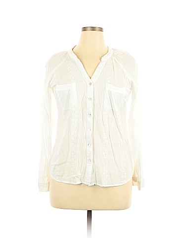 Maurices Long Sleeve Button-Down Shirt (view 1)