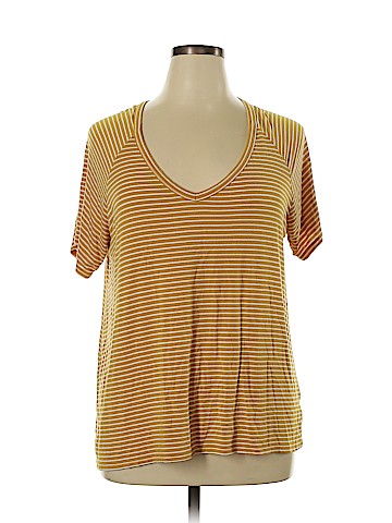 American Eagle Outfitters Short Sleeve T-Shirt (view 1)