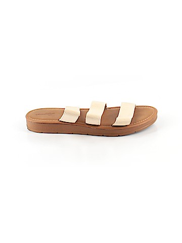 Universal Thread Sandals (view 1)