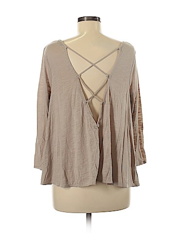 American Eagle Outfitters 3/4 Sleeve Top (view 2)