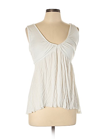 Hot Kiss Sleeveless Top (view 1)