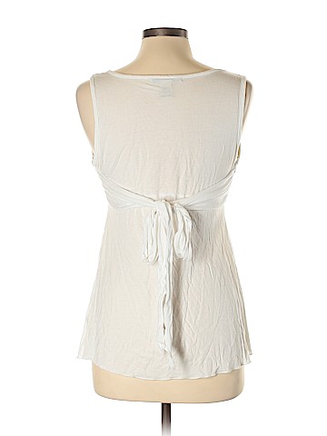 Hot Kiss Sleeveless Top (view 2)