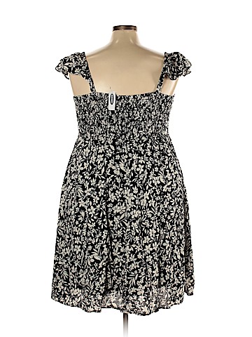 Old Navy Casual Dress (view 2)