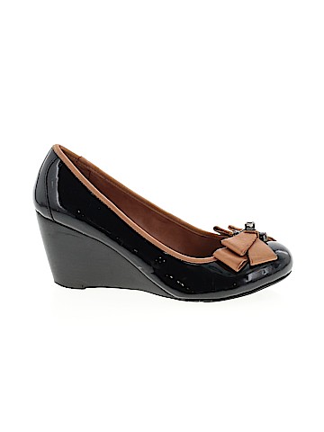 Nicole Wedges (view 1)