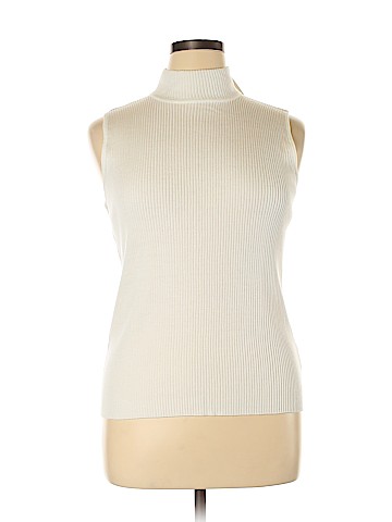 Croft & Barrow Sleeveless Top (view 1)