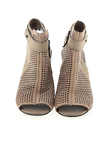 14th & Union Heels (view 2)