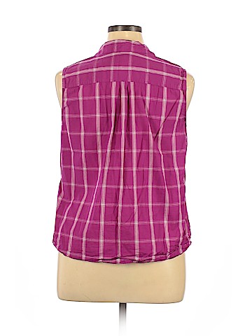 Croft & Barrow Sleeveless Button-Down Shirt (view 2)