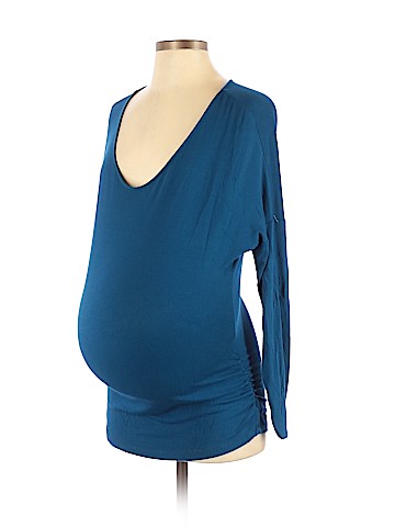 Liz Lange Maternity Long Sleeve T-Shirt (view 1)