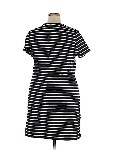 Old Navy Casual Dress (view 2)