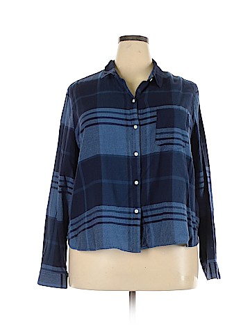 Old Navy Long Sleeve Button-Down Shirt (view 1)