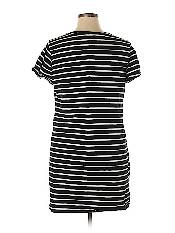 Old Navy Casual Dress (view 2)