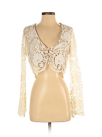 Stone Cold Fox Shrug (view 1)