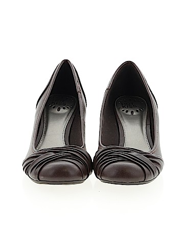 Hot Kiss Wedges (view 2)