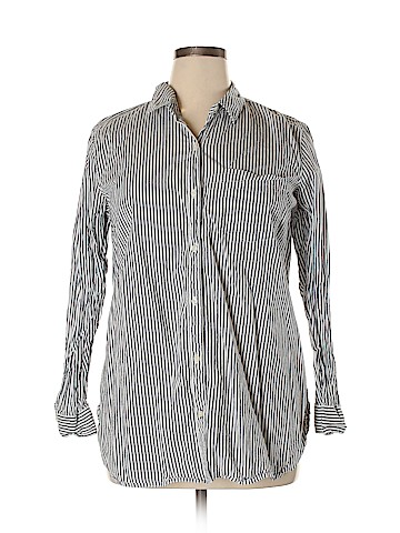 Old Navy Long Sleeve Button-Down Shirt (view 1)