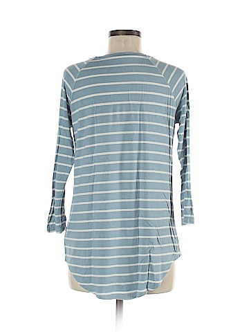 American Eagle Outfitters 3/4 Sleeve Top (view 2)