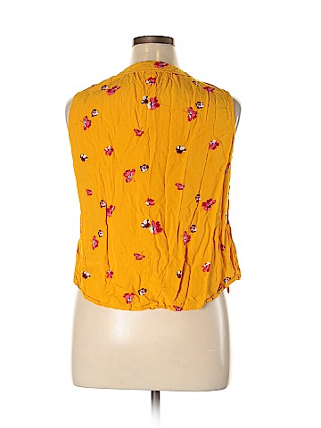 Old Navy Sleeveless Blouse (view 2)