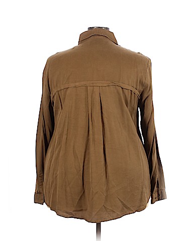 Lane Bryant Long Sleeve Button-Down Shirt (view 2)