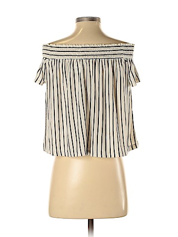 American Eagle Outfitters Short Sleeve Top (view 2)