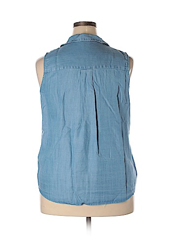 Who What Wear Sleeveless Button-Down Shirt (view 2)