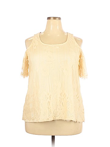 Maurices Short Sleeve Top (view 1)