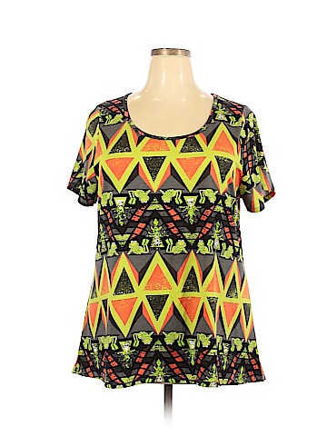 Lularoe Short Sleeve T-Shirt (view 1)