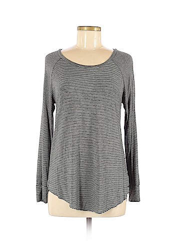 American Eagle Outfitters Long Sleeve T-Shirt (view 1)