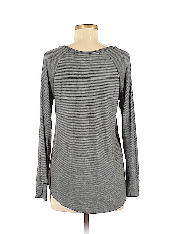 American Eagle Outfitters Long Sleeve T-Shirt (view 2)