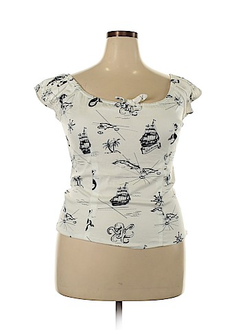 Collectif Vintage Short Sleeve Blouse (view 1)