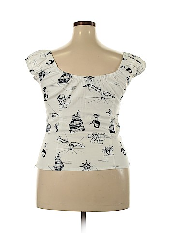 Collectif Vintage Short Sleeve Blouse (view 2)