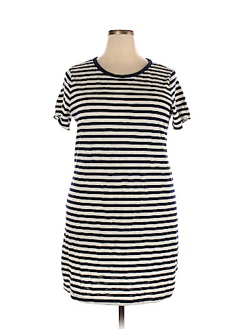 Old Navy Casual Dress (view 1)
