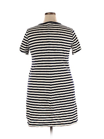 Old Navy Casual Dress (view 2)