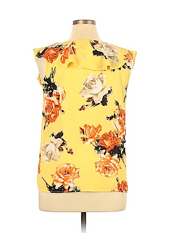 W5 Sleeveless Blouse (view 2)