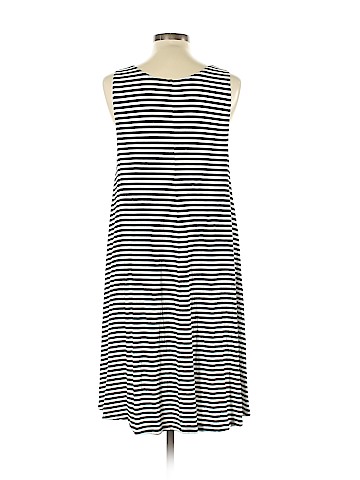 Old Navy Casual Dress (view 2)