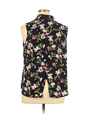 Soho JEANS NEW YORK & COMPANY Sleeveless Button-Down Shirt (view 2)